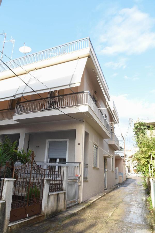 Ellis House Apartment Agrinio Exterior photo