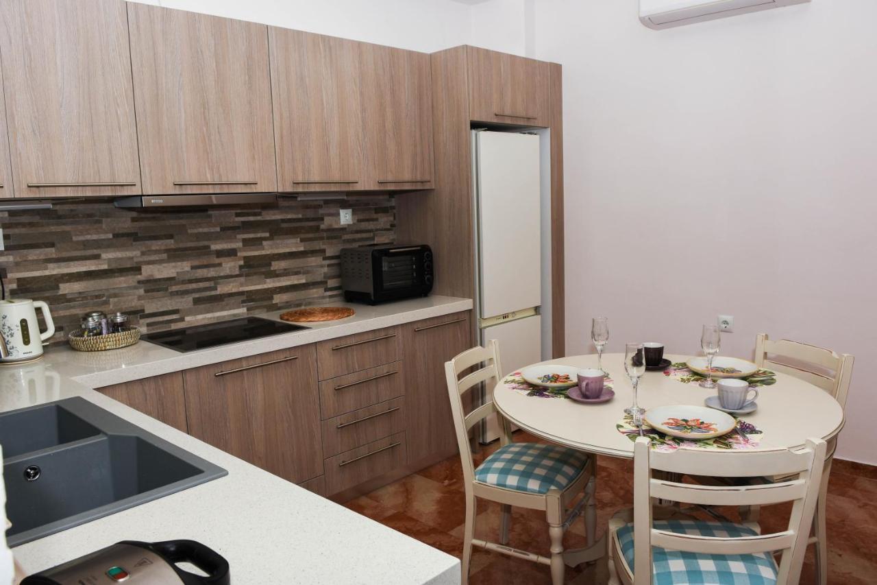 Ellis House Apartment Agrinio Exterior photo
