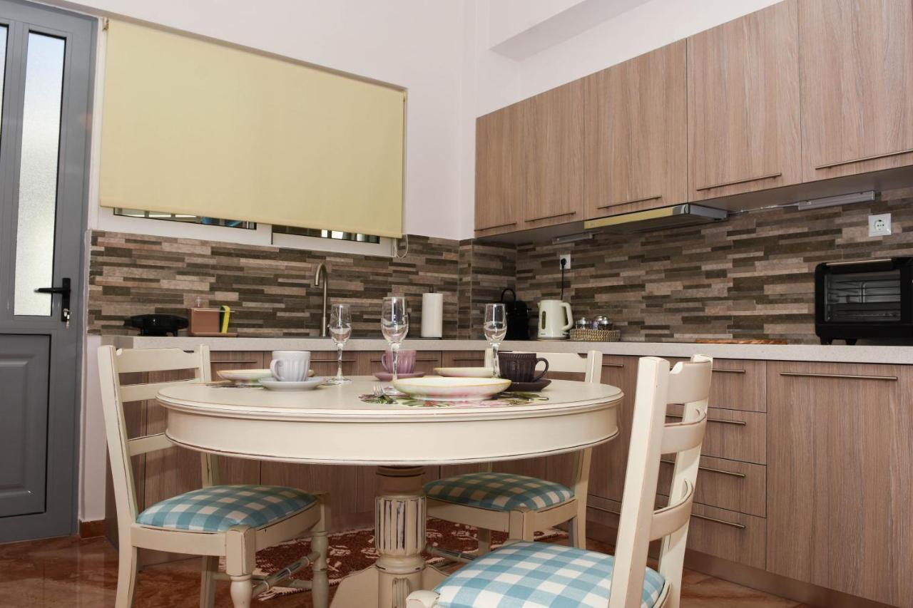 Ellis House Apartment Agrinio Exterior photo